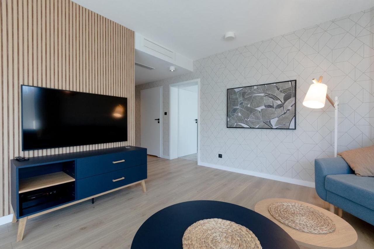 Apartament Pinea De Lux By Major Domus 포비에로보 외부 사진